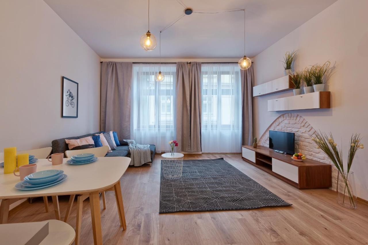 Around Market Square Apartments Cracovia Exterior foto
