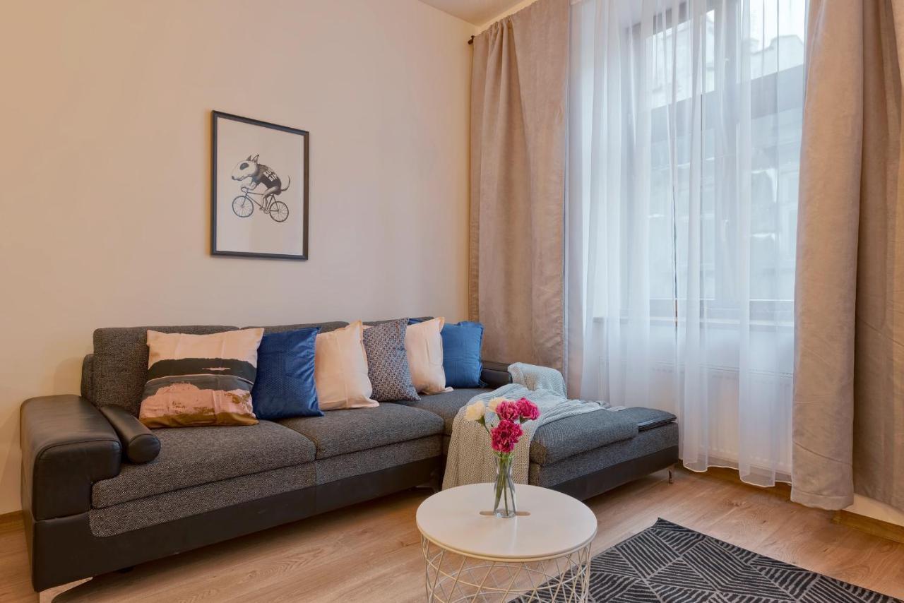 Around Market Square Apartments Cracovia Exterior foto